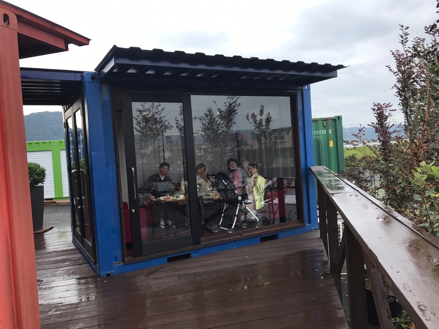 コンテナカフェでランチ 和歌山岩出市 紀の川市 着物着付け さくらきもの着付学院 コンテナカフェでランチ 和歌山岩出市 紀の川市 着物着付け さくらきもの着付学院