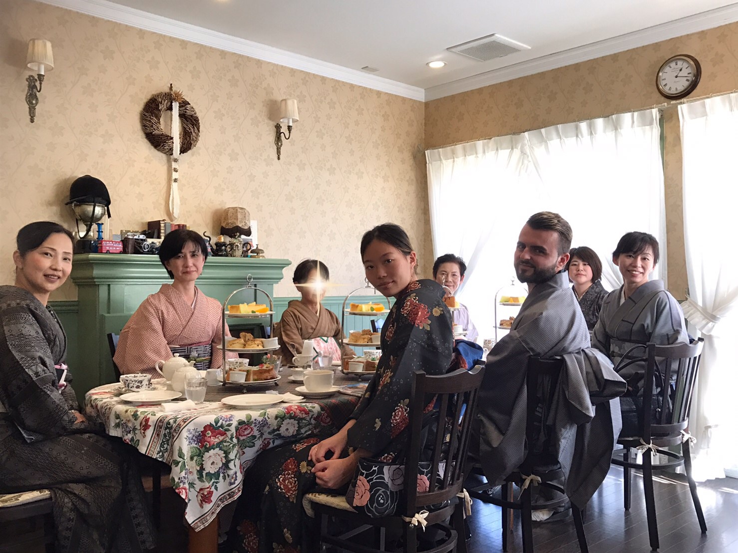アフタヌーンティーへ 和歌山岩出市 紀の川市 着物着付け さくらきもの着付学院